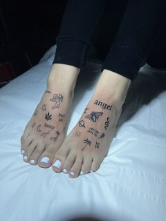 MC Mirella feet photo thumbnail