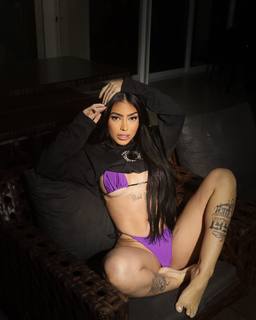 MC Mirella feet photo thumbnail