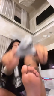 MC Mirella feet photo thumbnail