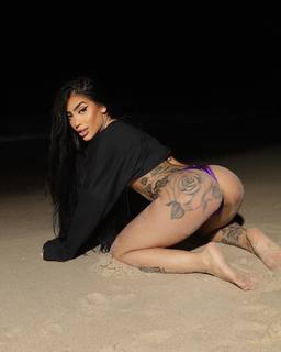 MC Mirella feet photo thumbnail