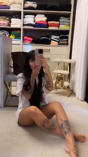 MC Mirella feet photo thumbnail