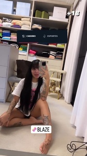 MC Mirella feet photo thumbnail