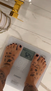 MC Mirella feet photo thumbnail