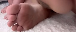 MC Mirella feet photo thumbnail