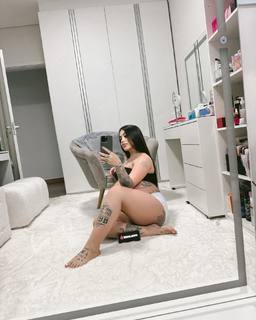 MC Mirella feet photo thumbnail