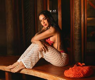 MC Mirella feet photo thumbnail