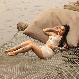 MC Mirella feet photo thumbnail