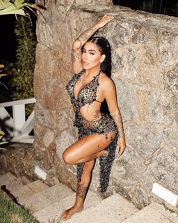 MC Mirella feet photo thumbnail