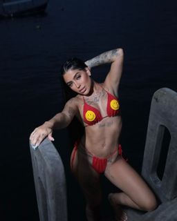 MC Mirella feet photo thumbnail