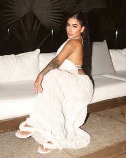 MC Mirella feet photo thumbnail