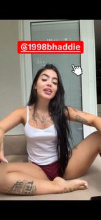 MC Mirella feet photo thumbnail