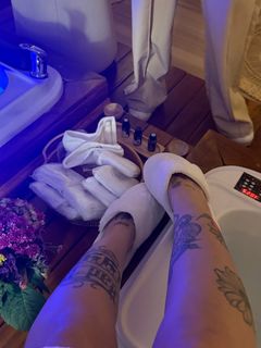 MC Mirella feet photo 3