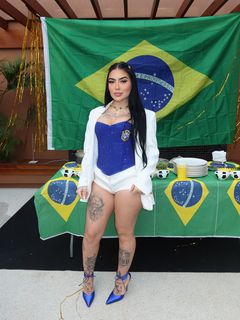 MC Mirella feet photo 6