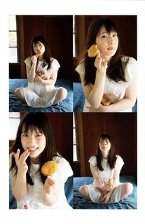 Maaya Uchida feet photo thumbnail