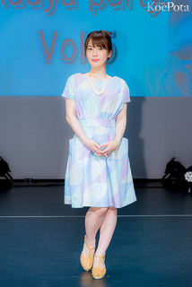 Maaya Uchida feet photo thumbnail