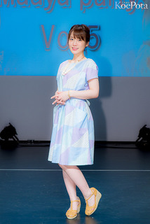 Maaya Uchida feet photo thumbnail