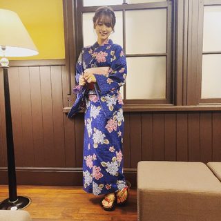 Maaya Uchida feet photo thumbnail