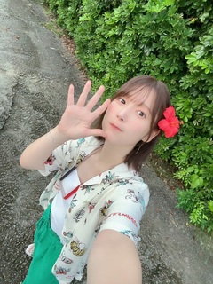 Maaya Uchida feet photo thumbnail