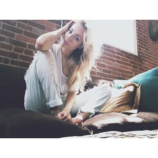 MacKenzie Porter feet photo 16