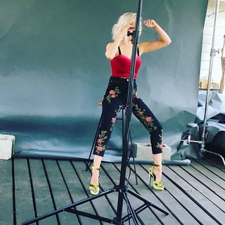 MacKenzie Porter feet photo 13