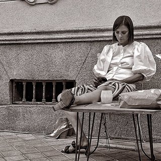 Macarena Gómez feet photo thumbnail