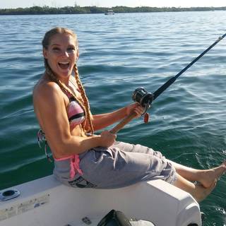 Macey Estrella feet photo thumbnail