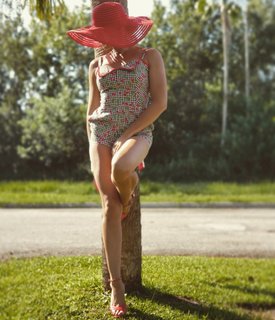 Macey Estrella feet photo thumbnail