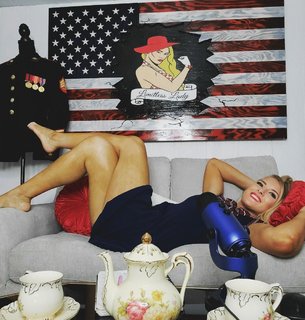 Macey Estrella feet photo thumbnail