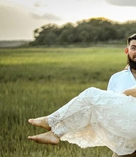 Macey Estrella feet photo thumbnail