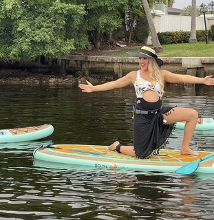 Macey Estrella feet photo thumbnail