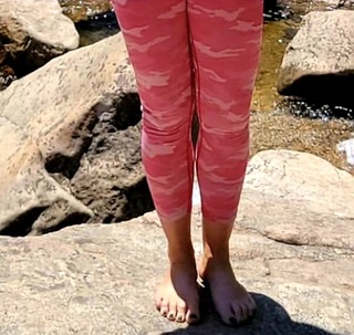 Macey Estrella feet photo thumbnail