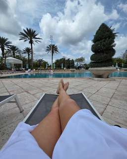 Macey Estrella feet photo thumbnail