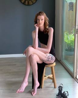 Maci Currin feet photo 2