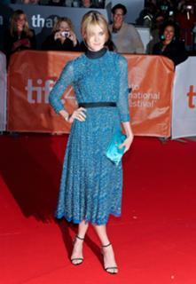Mackenzie Davis feet photo thumbnail