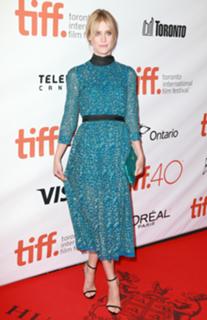 Mackenzie Davis feet photo thumbnail