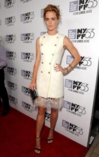 Mackenzie Davis feet photo thumbnail