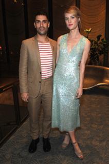 Mackenzie Davis feet photo thumbnail