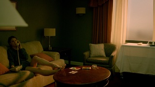Mackenzie Davis feet photo thumbnail