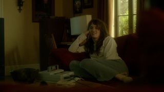 Mackenzie Davis feet photo thumbnail