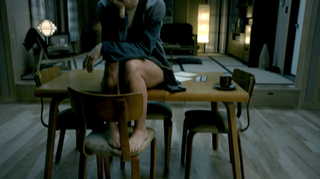 Mackenzie Davis feet photo thumbnail