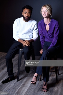 Mackenzie Davis feet photo thumbnail