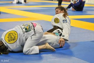 Mackenzie Dern feet photo thumbnail