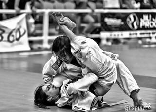 Mackenzie Dern feet photo thumbnail