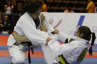Mackenzie Dern feet photo thumbnail