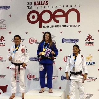 Mackenzie Dern feet photo thumbnail