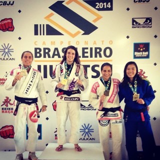 Mackenzie Dern feet photo thumbnail