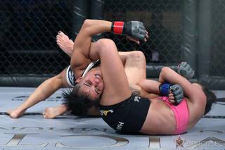 Mackenzie Dern feet photo thumbnail