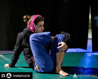 Mackenzie Dern feet photo thumbnail