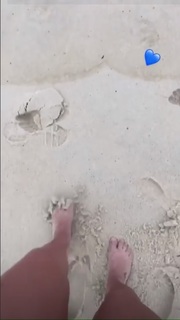 Mackenzie Dern feet photo thumbnail