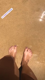 Mackenzie Dern feet photo thumbnail